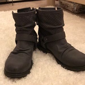 Roxy boots